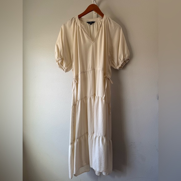 Velvet Heart Dresses & Skirts - Velvet Heart Cream Midi Dress